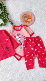 سه تیکه دخترانه ( بادی استین کوتاه+ شلوار+ جلو دکمه  )