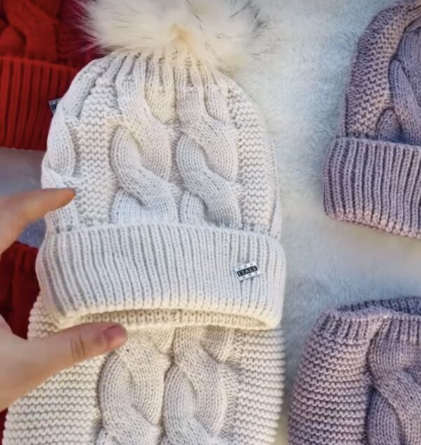 کلاه و شالگردن بافت (داخل خز کار شده ) - Image 1